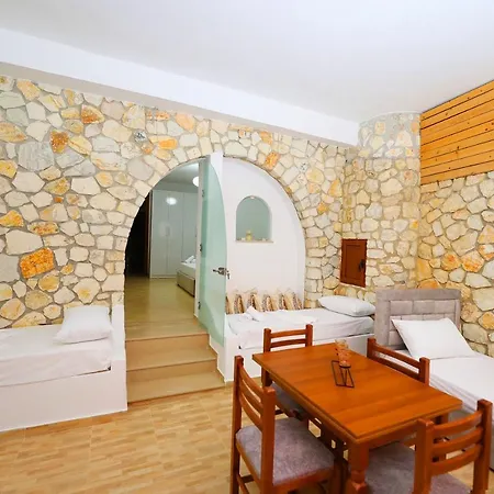 Dena Lejlighed Vlorë