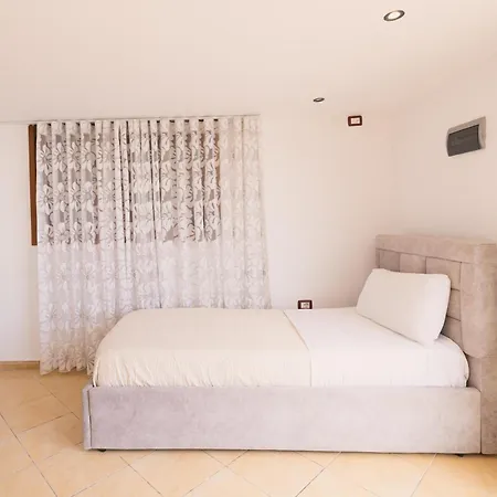 Dena Appartamento Vlorë