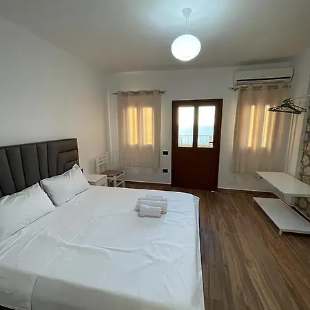 Dena Appartement *