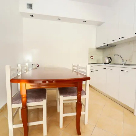 Dena Apartmán *