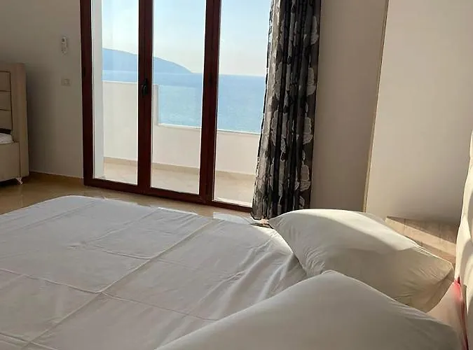 Dena Appartement Vlorë