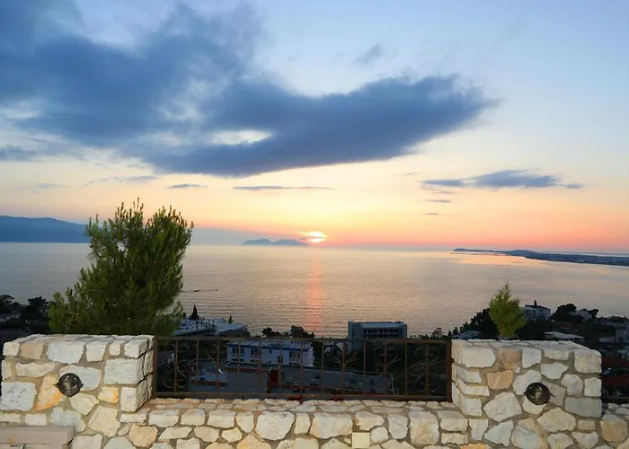 Dena Appartement Vlorë